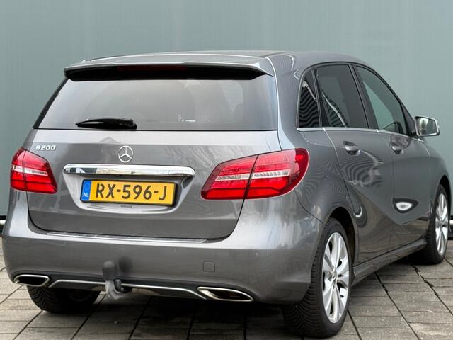 Mercedes-Benz B-KLASSE BWJ 2018 | 200 Ambition 157PK AUTOMAAT | TREKHAAK | LEER | 2X PANO DAK | PDC 2X | NAVI | CLIMA | STOELVERW | CRUISE