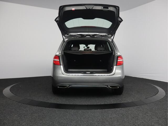 Mercedes-Benz B-KLASSE 180 Ambition | Navigatie | LED-koplampen | Trekhaak
