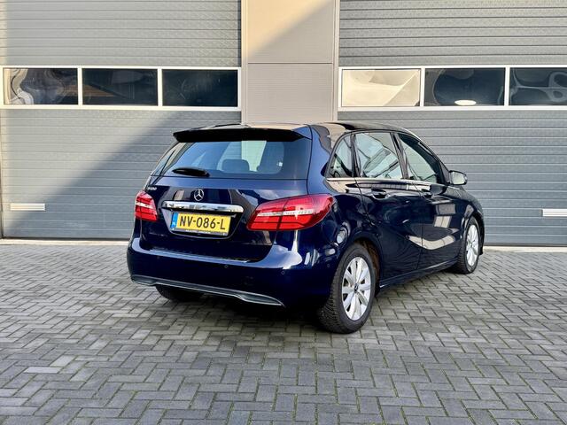 Mercedes-Benz B-KLASSE 180 Business Solution AUT/ 2e eigenaar/ Camera/ PDC V+A/ LED/ NAP