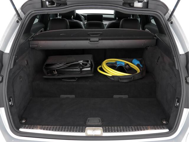 Mercedes-Benz C-KLASSE Estate 300 e Business-Solution AMG-Limited Business-Plus-Pack Aut. *PANO | LEDER-ALCANTARA | FULL-LED | NAVI-FULLMAP | SURROUND-VIEW | BLIND-SPOT | PREMIUM-AUDIO | ECC | PDC | DAB | APP-CONNECT | AMBIENCE-LIGHT | VIRTUAL-COCKPIT *