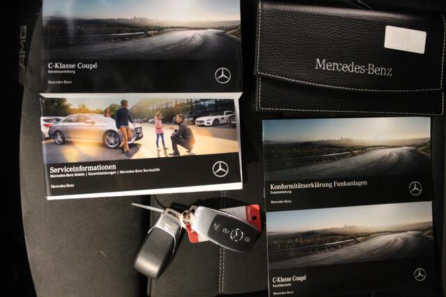 Mercedes-Benz C-KLASSE Coupé 200 AMG Line Night Edition NIEUW MODEL Automaat Panoramadak/Sfeerverlichting/Apple Carplay/Achteruitrijcamera/Stoelverwarming/Led koplampen/Cruise control