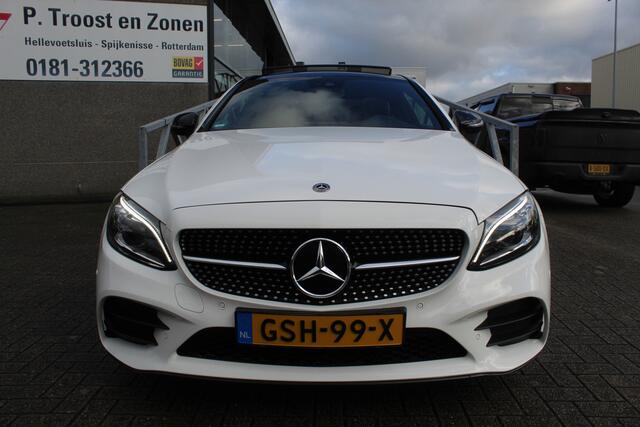 Mercedes-Benz C-KLASSE Coupé 200 AMG Line Night Edition NIEUW MODEL Automaat Panoramadak/Sfeerverlichting/Apple Carplay/Achteruitrijcamera/Stoelverwarming/Led koplampen/Cruise control