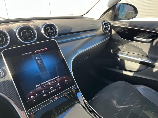 Mercedes-Benz C-KLASSE 180 AMG Line Schuifdak / Sfeer verlichting / Led High Performance