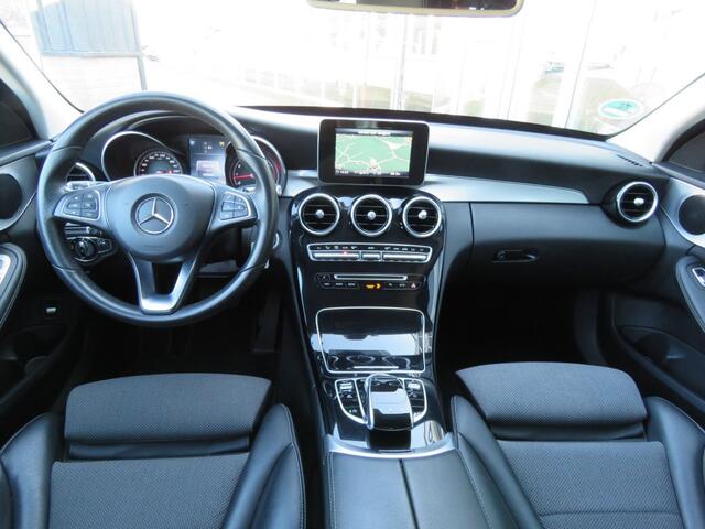 Mercedes-Benz C-KLASSE 180 156pk Aut. PRESTIGE / Camera / Leder-stof / Trekhaak / Veel