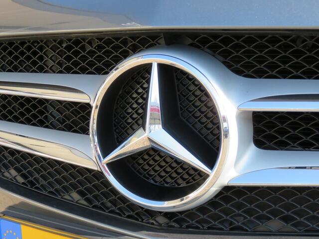 Mercedes-Benz C-KLASSE 180 156pk Aut. PRESTIGE / Camera / Leder-stof / Trekhaak / Veel