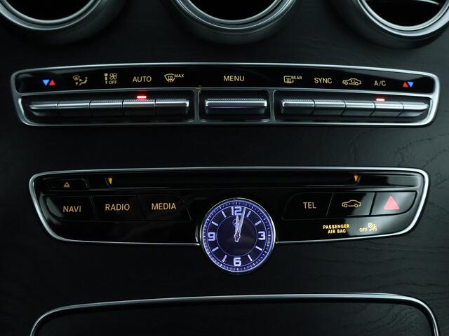 Mercedes-Benz C-KLASSE 180 AMG Sportpakket | Panoramadak | LED Verlichting | Stoelverwarming | Navigatie | Cruise Control |