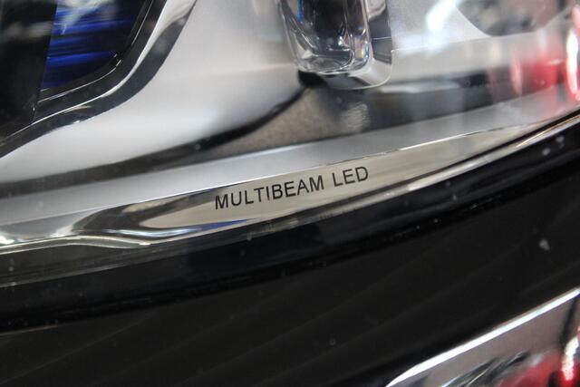 Mercedes-Benz C-KLASSE Estate 200 Business Solution AMG | Incl. 12 maanden garantie | Cruise control | Navigatie | Apple CarPlay | Vol lederen sportzetels | stoelverwarming | 360° camera + parkeersensoren | 1e eigenaar | LED koplampen | Zwarte hemel |