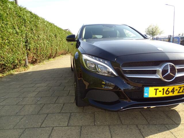Mercedes-Benz C-KLASSE 400 4M. PR. PLUS 400 Pk -Hlf Leer-Pano-Clima-Navi-Trkh-Led