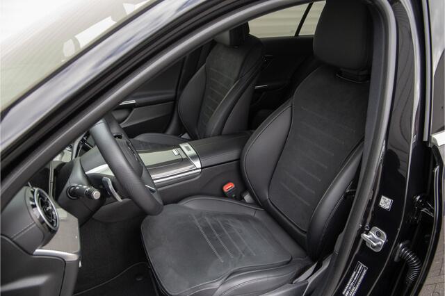 Mercedes-Benz C-KLASSE Estate 300 e AMG Line, Distronic, Trekhaak, Camera, Hybrid 2024