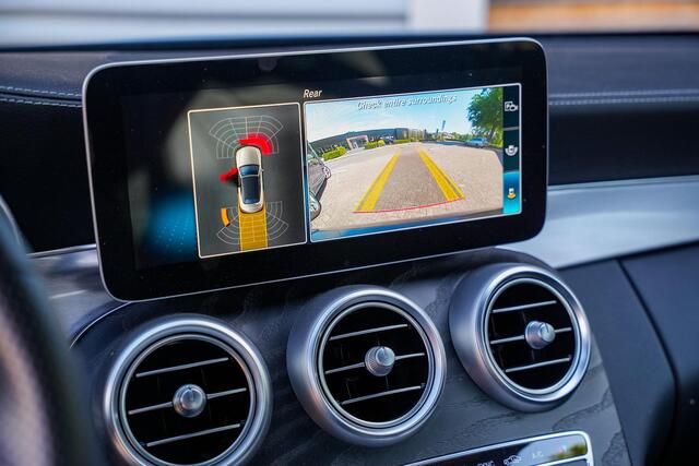 Mercedes-Benz C-KLASSE Cabrio 200 AMG Line Airscarf Burmester Multibeam LED Stoelverw. Navigatie 18''LM