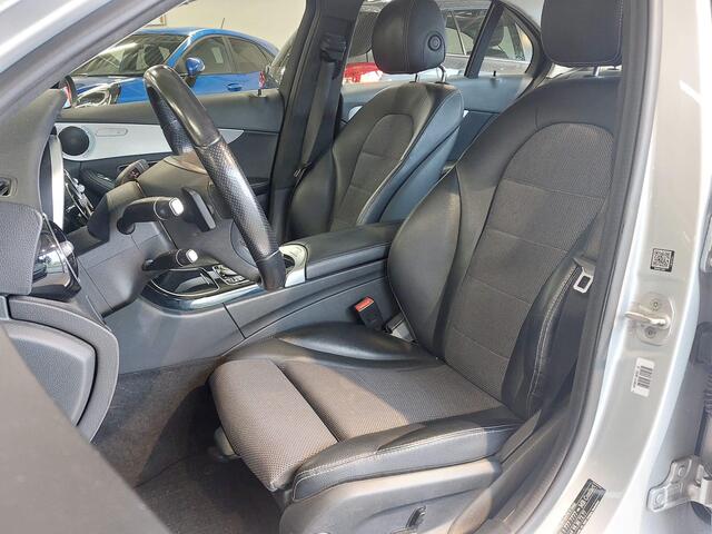 Mercedes-Benz C-KLASSE 180 Prestige Automaat | Garmin® MAP PILOT Navigatie | LED Verlichting | Panoramaschuifdak, Elektrisch | Stoelverwarming | Parkeersensoren | Automatische Airco | 17"Lmv | Halfleer | Sportstoelen ( Vestiging - Vianen) )