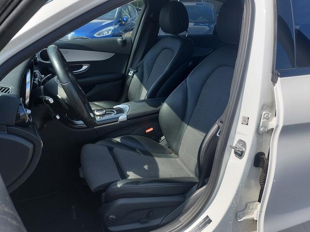 Mercedes-Benz C-KLASSE 180 156pk Automaat Business Solution Plus | Origineel NL | Navi | Clima | Cruise | Led Koplampen | Pdc V+A+Assist+Camera | Dodehoek+Licht+Regensensor | Privacy Glass | 18''lm