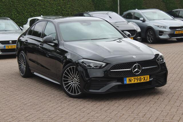 Mercedes-Benz C-KLASSE 180 AMG Line / Camera / Leder&Alcantara / 18'' / Navigatie / DAB / Dodehoek / Stoelverwarming / Cruise Control