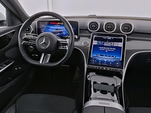 Mercedes-Benz C-KLASSE Estate 300 e AMG Plug-In Hybride AMG Line | Trekhaak | Panorama Schuif-Kanteldak | Distronic | Stuur en Stoelverwarming. Inclusief 48 maanden MB Certified garantie voor Europa.