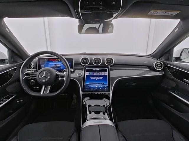 Mercedes-Benz C-KLASSE Estate 300 e AMG Plug-In Hybride AMG Line | Trekhaak | Panorama Schuif-Kanteldak | Distronic | Stuur en Stoelverwarming. Inclusief 48 maanden MB Certified garantie voor Europa.