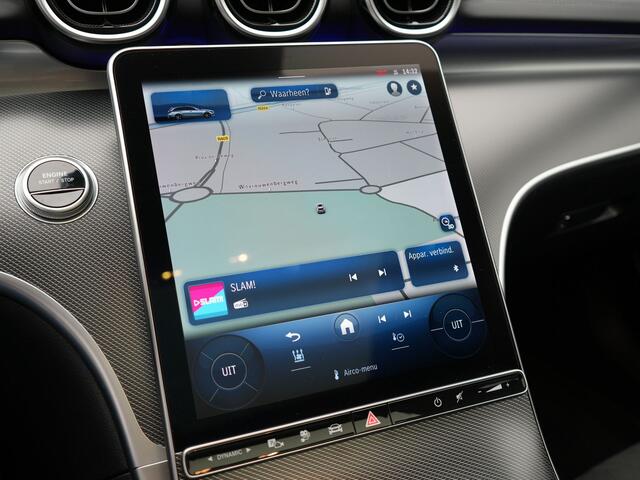 Mercedes-Benz C-KLASSE Estate 300 e AMG Night Plug In Hybrid 320pk Dealer O.H. PHEV | Panodak | Trekhaak af Fabriek | Alcantara Sportstoelen Verwarmd | Sfeerverlichting | Navigatie | Apple Carplay | Virtual | Camera | DAB |