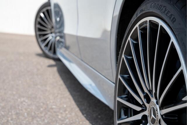 Mercedes-Benz C-KLASSE 200 AMG Line / 8.231 km !!!! / Nw ¤ 71.152,-