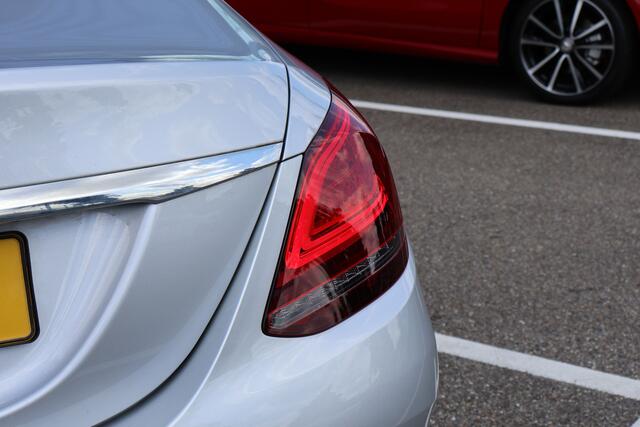 Mercedes-Benz C-KLASSE 180 Business Solution AMG I Camera I Tempomaat I Stoelverwarming I Virtual dashbord I Led I Automaat I I Essenhout I Parkeersensoren I Nederlandse auto I