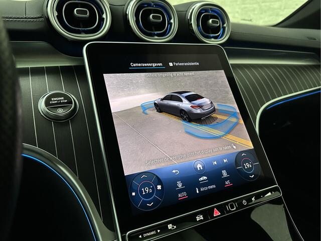 Mercedes-Benz C-KLASSE 300 Benzine 4MATIC AMG-Line | 360 Camera | Panorama | ACC | 19'' | Digital-LED | Night-Pakket | Nw.pr; 100758,= | Memory | Trekhaak | Sfeerverlichting | Rij-Assistent Plus | Parfumering | Autom. Parkeren | Carplay | Draadloos Laden.