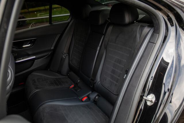 Mercedes-Benz C-KLASSE 300 AMG Line 259PK , Trekhaak, Memory, Sfeerverlichting, 360-camera, Burmester,