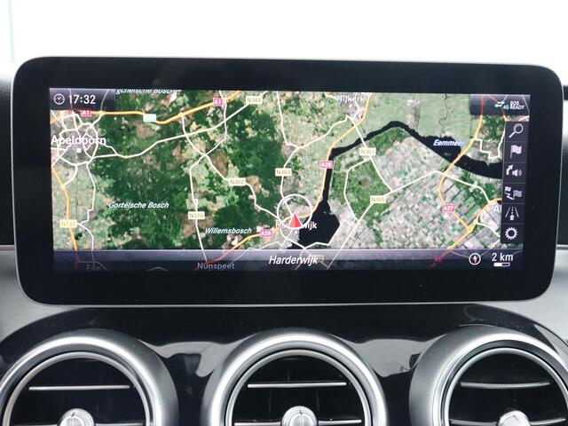 Mercedes-Benz C-KLASSE 160 AMG Uprade Edition | Panoramadak | Stoelverwarming | Camera | Carplay | Leder/Alcantara | Navigatie | Digital Cockpit | Full LED | Climate control | Park Assist