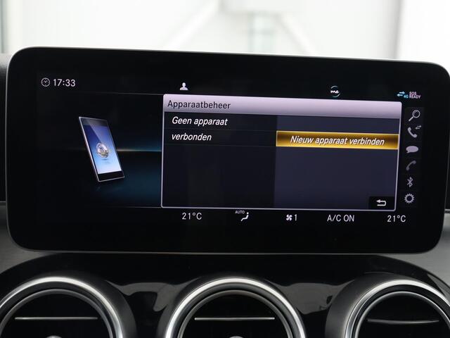 Mercedes-Benz C-KLASSE 160 AMG Uprade Edition | Panoramadak | Stoelverwarming | Camera | Carplay | Leder/Alcantara | Navigatie | Digital Cockpit | Full LED | Climate control | Park Assist