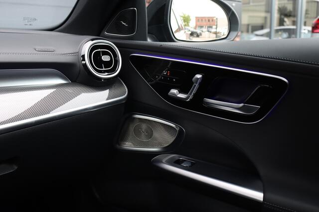 Mercedes-Benz C-KLASSE Estate 300 de AMG Line | Distronic | Panoramadak | Memory | Burmester | Digital Light | HUD | Verwarmd Stuurwiel | Surround Camera | Augmented Reality |