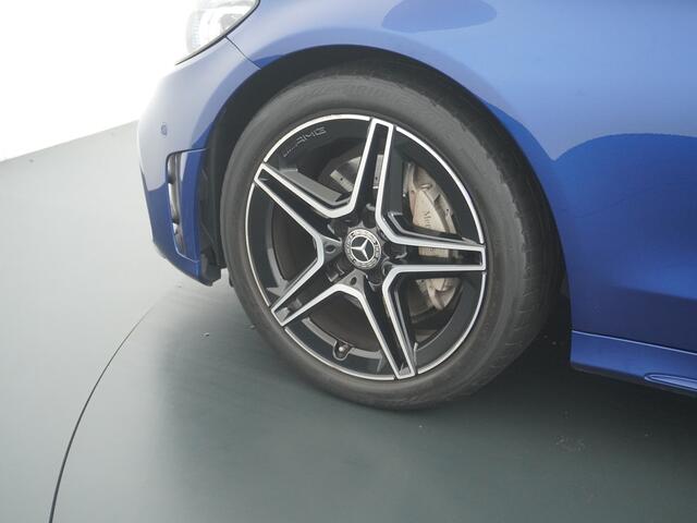 Mercedes-Benz C-KLASSE 180 AMG 180 AMG // Panoramadak // MultiBeam LED // Nightpakket // Digitaal Dashbord // Carplay // Sfeerverlichting