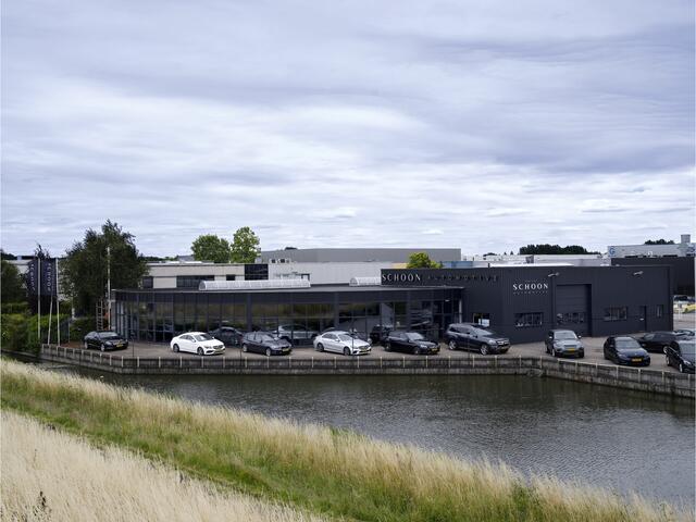 Mercedes-Benz C-KLASSE 180 Luxury Line | ACC | CAMERA | SFEERVERLICHTING | CARPLAY | DAB |