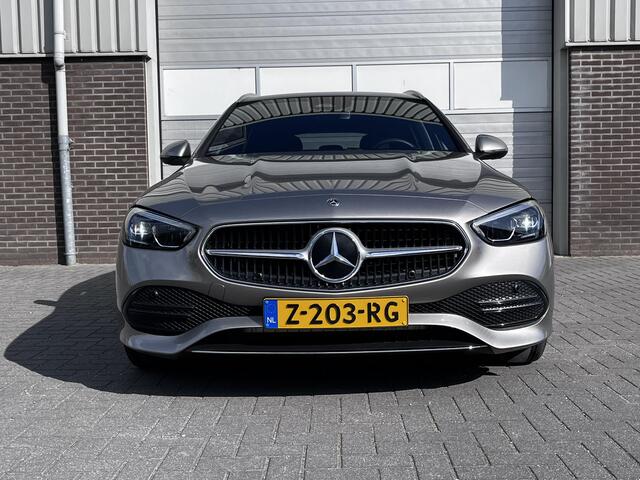 Mercedes-Benz C-KLASSE Estate 180 Luxury Line | Panoramadak | Dodehoekassistent | Privacy Glas Achter | Apple CarPlay | Android Auto | Elektrisch Verstelbare Stoelen + Memory | Sfeerverlichting | Stoelverwarming | Stuurverwarming