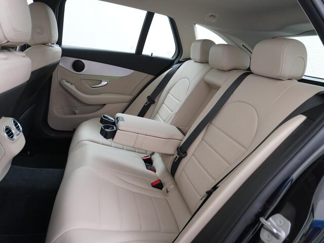 Mercedes-Benz C-KLASSE Estate 300e PHEV Hybrid Automaat Leder Virtual Cockpit Apple Carplay Android Auto Adaptive-Cruise Lane-Assist High Performance-LED Navi+HDD 360°Camera Keyless Dual-Ecc Distronic+ Rijassistentiepakket Park-Assist Verkeersbord-Herkenning Origineel Nederland