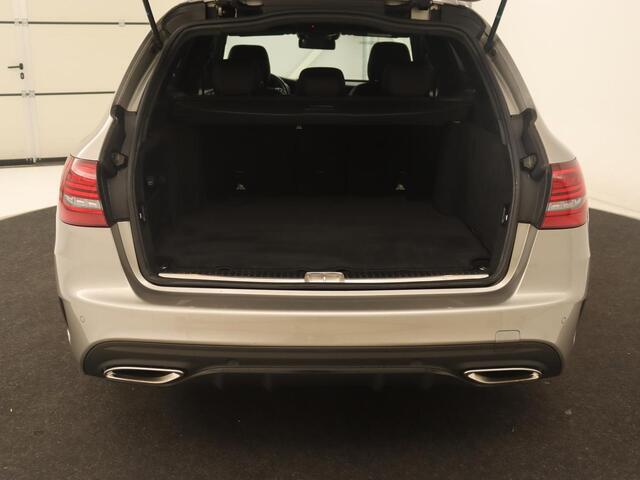 Mercedes-Benz C-KLASSE 200 Business Solution AMG | Leder | Carplay | Navigatie | Stoelverwarming | Camera | Adaptive cruise | Full LED | LMV 18 inch