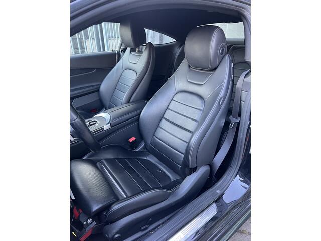 Mercedes-Benz C-KLASSE Coupé 180 Premium Plus AMG | AUTOMAAT | LEDER | CAMERA | NAVI | CRUISE CONTROL | CLIMATE CONTROL | PDC V+A | LMV 19'' | LED | BLUETOOTH