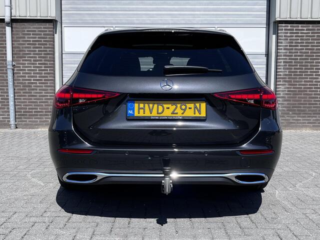 Mercedes-Benz C-KLASSE Estate 180 Star Edition Luxury | Panoramadak | Trekhaak | Burmester 3D Surround Sound | DISTRONIC afstandsassistent | Dodehoekassistent | Apple CarPlay | Android Auto | Elektrisch Verstelbare Stoelen + Memory