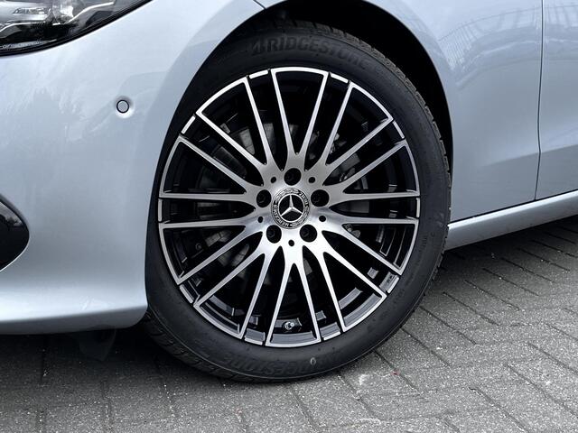 Mercedes-Benz C-KLASSE 180 Star Edition Luxury | Panoramadak | DISTRONIC Afstandsassistent | Elektrisch Verstelbare Stoelen + Memory | Dodehoekassistent | Apple CarPlay | Android Auto | Sfeerverlichting | Stoelverwarming | Elektrisch Inklapbare Buitenspiegels