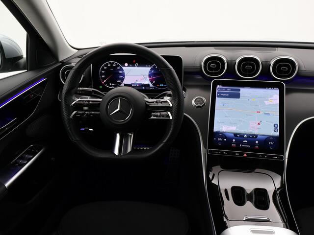 Mercedes-Benz C-KLASSE 180 AMG LINE SEDAN + SFEERVERLICHTING | CAMERA | STOELVERW.