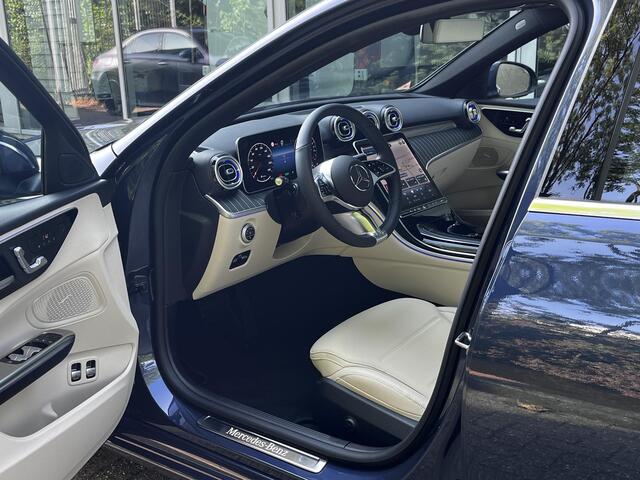 Mercedes-Benz C-KLASSE Estate 300 e Luxury Line | Leder Beige | Panoramadak | Winter Pakket | Trekhaak | DIGITAL LIGHT | DISTRONIC Afstandsassistent | 360° Camera | Stuurverwarming | Apple CarPlay | Android Auto | Elektrisch Verstelbare Stoelen + Memory