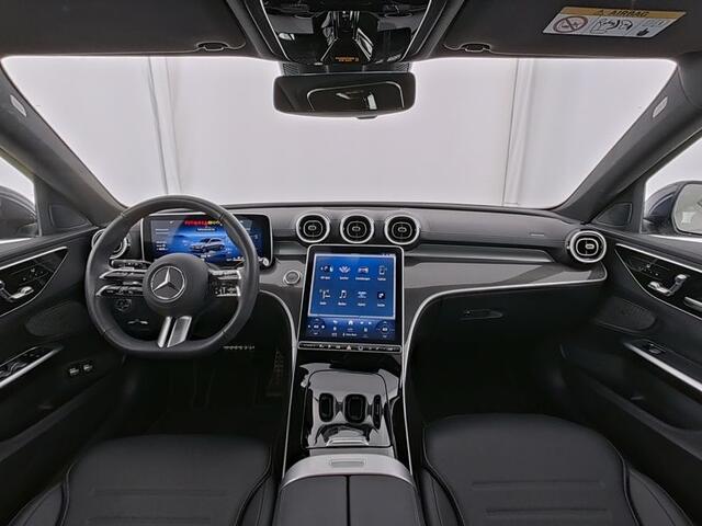 Mercedes-Benz C-KLASSE Estate 300 e AMG Plug-In Hybride AMG Line | Trekhaak | Panorama Schuif-Kanrteldak | Distronic | Stuur en Stoelverwarming. Inclusief 24 maanden Mercedes-Benz Certified garantie voor Europa.