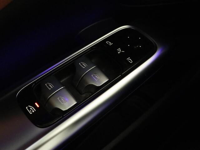 Mercedes-Benz C-KLASSE 300e AMG Line | Panoramadak | Trekhaak | 360 Camera | Leder | Stoelverwarming | Adaptive cruise | Memory | Sfeerverlichting | PHEV | Plug In