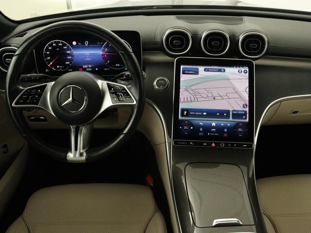 Mercedes-Benz C-KLASSE 200 Launch Edition Luxury Line | Panoramadak | Trekhaak | Leder | Stoelverwarming | Carplay | Camera | Sfeerverlichting | Navigatie | 18'' | Getint glas