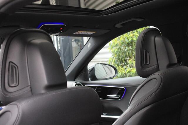 Mercedes-Benz C-KLASSE 300 e AMG Estate Pano | Trekhaak | Dodehoekassistent | Sfeerverlichting | Camera | Carplay | Spiegelpakket