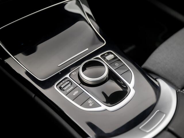 Mercedes-Benz C-KLASSE Estate 350 e AMG Sport 279Pk Automaat (NAVIGATIE, LUCHTVERING, LEDER, STOELVERWARMING, ELEK SPORTSTOELEN, GETINT GLAS, CAMERA, SFEERVERLICHTING)