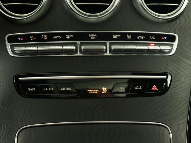 Mercedes-Benz C-KLASSE 300e AMG Limited | Panoramadak | 360 Camera | Stoelverwarming | Carplay | Matrix LED | Leder/Alcantara | Navigatie | Park Assist | Sfeerverlichting | PHEV | Plug In