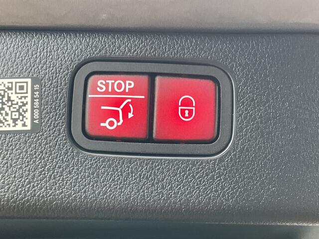 Mercedes-Benz C-KLASSE Estate 180 AMG Line Trekhaak Pano Burmester Memory HUD Leer Verw+Ventilatie BOMVOL!