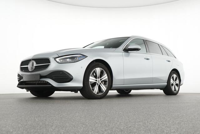 Mercedes-Benz C-KLASSE Estate 300 e AMG Plug-In Hybride Panorama Schuif-Kanteldak | Trekhaak | Digital Light | 360° camera | Easy Pack Achterklep | Apple CarPlay. Inclusief 24 maanden MB Certified garantie voor Europa.