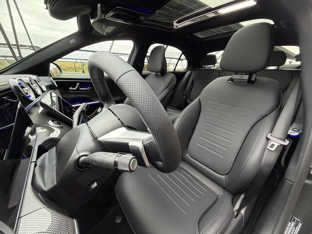 Mercedes-Benz C-KLASSE 300e Business Solution AMG | Night | Panoramaschuifdak | DIGITAL LIGHT | 19" multispaaks Velgen | 360° camera | Dodehoekassistent |