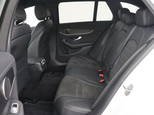 Mercedes-Benz C-KLASSE 300e AMG Night | Stoelverwarming | Carplay | Leder/Alcantara | Camera | Navigatie | Park Assist | Full LED | PHEV | Plug In