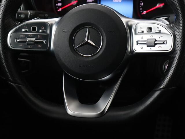 Mercedes-Benz C-KLASSE 300e AMG Night | Stoelverwarming | Carplay | Leder/Alcantara | Camera | Navigatie | Park Assist | Full LED | PHEV | Plug In