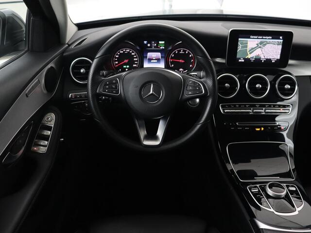 Mercedes-Benz C-KLASSE 350e Lease Edition Plus | 60.800km NAP | Leder | Adaptive cruise | Stoelverwarming | Camera | Sfeerverlichting | Full LED | Luchtvering | Navigatie | PHEV | Plug In