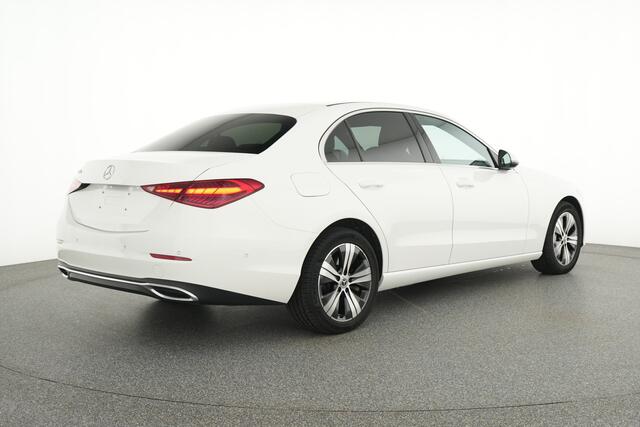 Mercedes-Benz C-KLASSE 300 e Plug-In Hybride Led koplampen | Achteruitrijcamera | Dodehoekassistent | Sfeerverlichting | Stoelverwarming voor. Inclusief 24 maanden MB Certified garantie voor Europa.